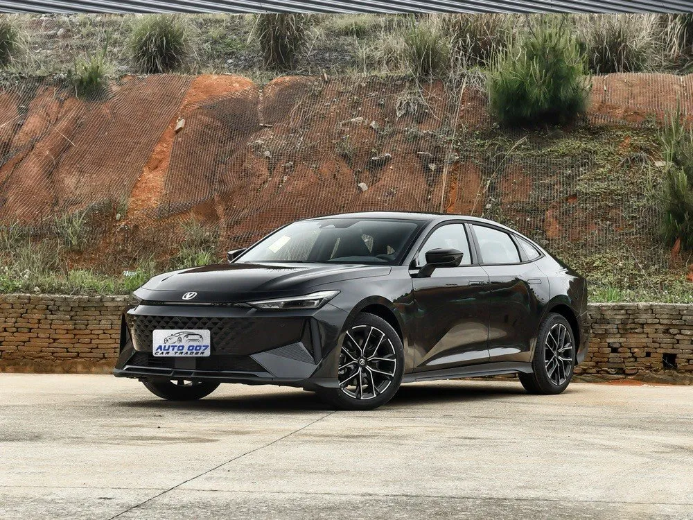 Carro híbrido plug-in Changan UniV