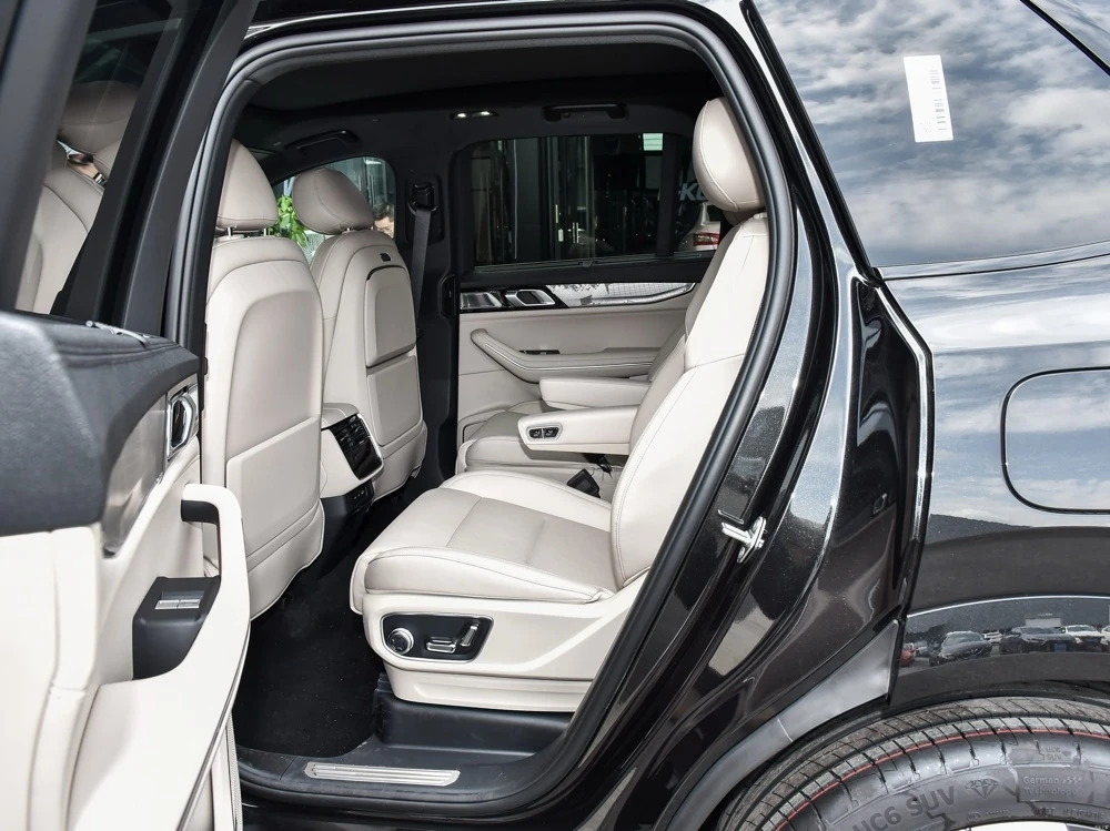 Lynk Co 09 reviews